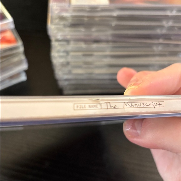 20 Taylor swift CDs - Picture 13 of 14